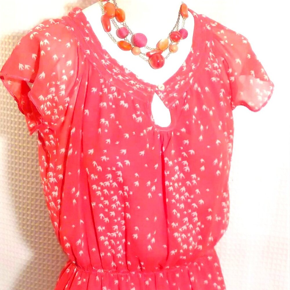 Anthropologie Chelsea & Violet Women’s keyhole Neck Dress Blouse top Coral White